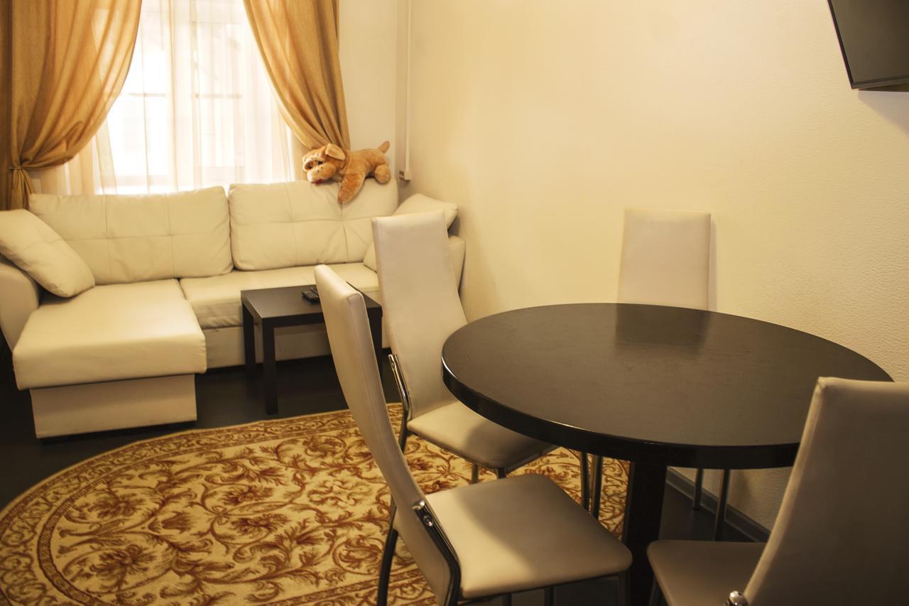 Yellow Hotel سانت بطرسبرغ المظهر الخارجي الصورة